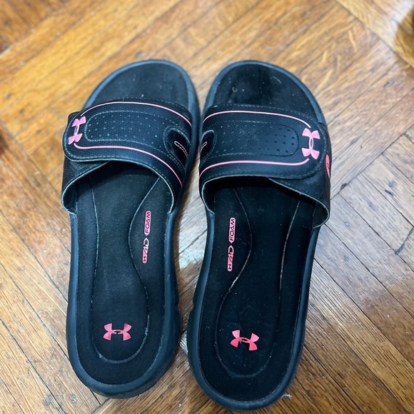Women under armour slides - Picture 3 of 5